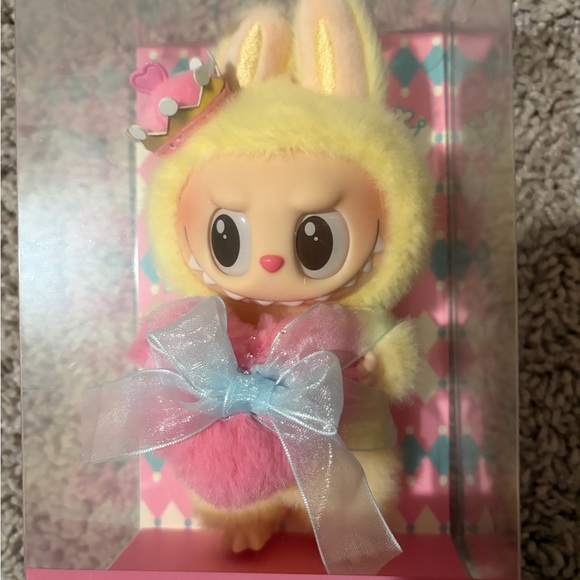 Labubu The Monsters - LET’S CHECKMATE KING & QUEEN (set of 2) - Picture 6 of 10